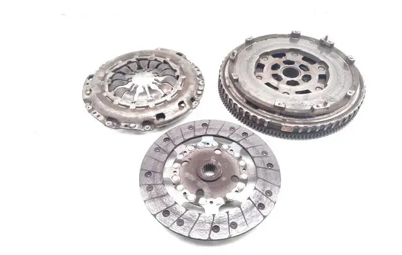 Nissan Pulsar Clutch set kit 123104345R