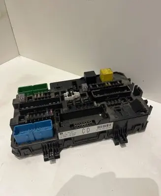 Opel Astra H Fuse module 13145017