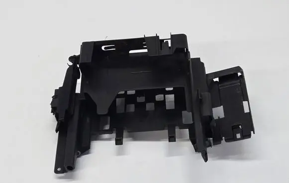 BMW 5 G30 G31 G38 Engine control unit holder 8584651