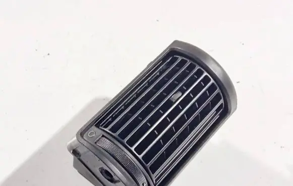Audi A4 S4 B5 8D Dash center air vent grill 8d1820902