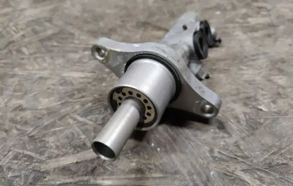 Volkswagen Caddy Master brake cylinder