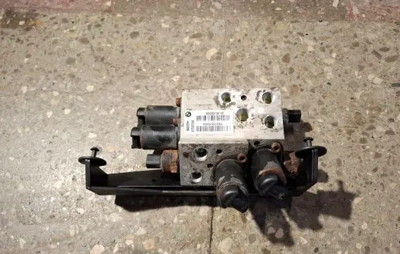 BMW 7 E65 E66 Active stabilizer control/valve assembly 6758704