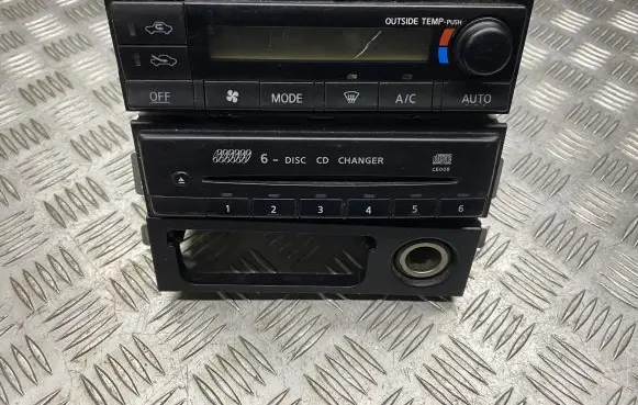 Nissan X-Trail T30 Climate control unit 275008H901 3J11134700 1129