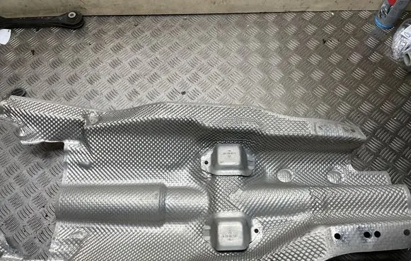 Mercedes-Benz CL C215 Exhaust heat shield A2206827371