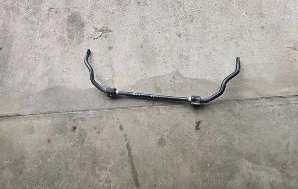 Toyota RAV 4 (XA40) Front anti-roll bar/sway bar