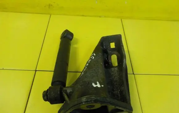 Opel Senator B Engine mounting bracket 90343882 3SP49