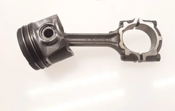Nissan Primera Piston with connecting rod YD22