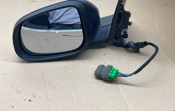 Volvo S60 Front door electric wing mirror 3304809