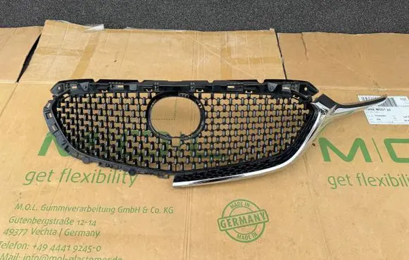 Mazda 6 Front bumper upper radiator grill GBVG50719