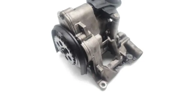BMW 1 E81 E87 Oil pump 7811924