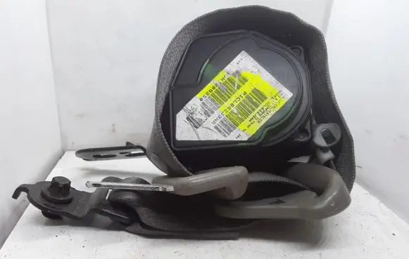 Jeep Grand Cherokee (WK) Front seatbelt P1CL66ZJ3AA 1003957