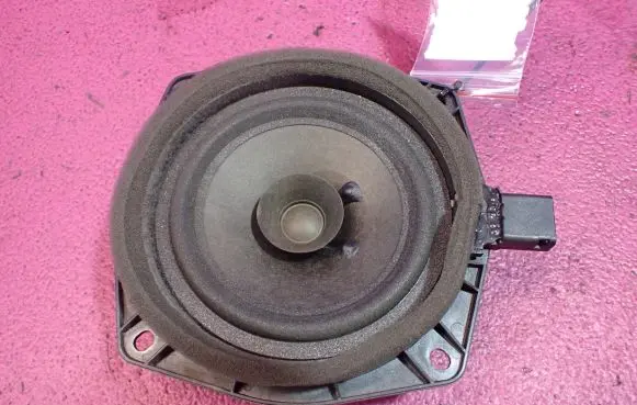 Mitsubishi Colt CZ3 Front door speaker MN141417