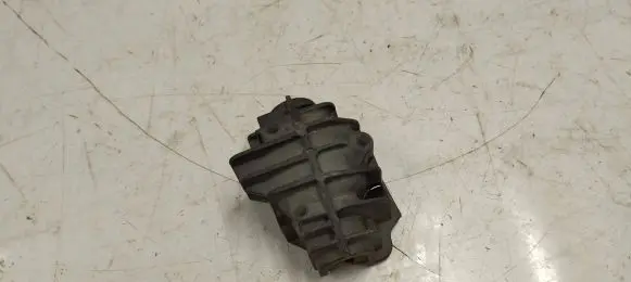 BMW 1 F40 other engine part 8483903