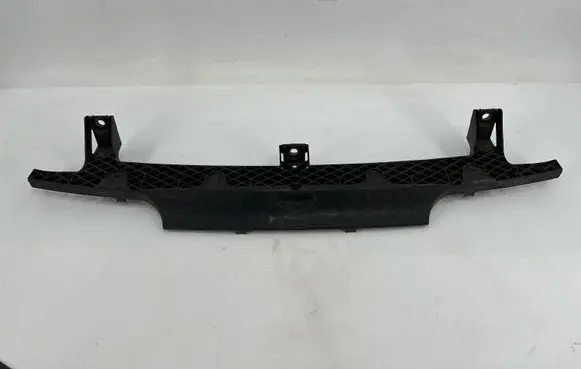 Volkswagen Touareg II Front bumper mounting bracket 7P6807200