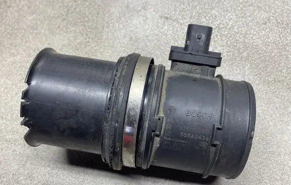 Opel Insignia A Mass air flow meter 55562426 0281002912