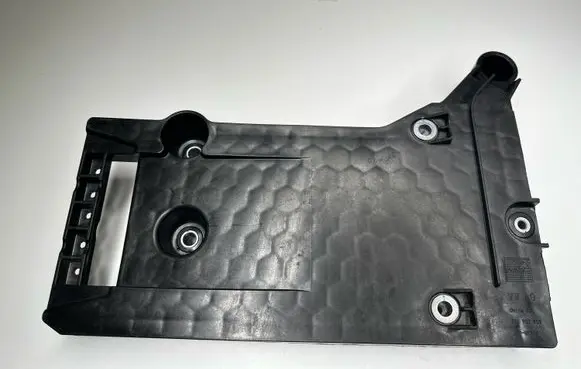 Audi Q3 F3 Hybrid/electric vehicle battery bracket 5QJ907509