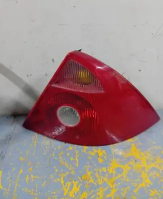 Ford Mondeo Mk III Rear/tail lights 1S7113404A