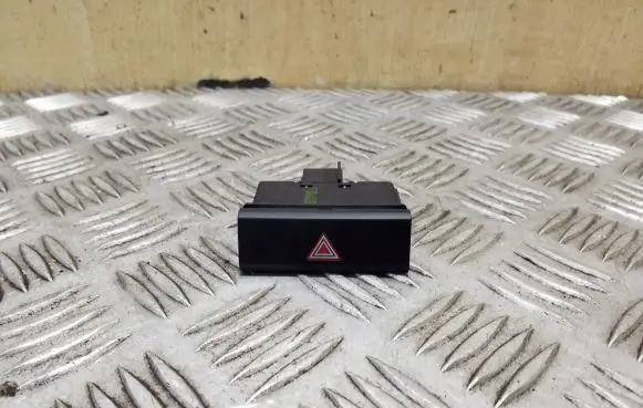 Volkswagen Touareg II Hazard light switch 7P6953509A