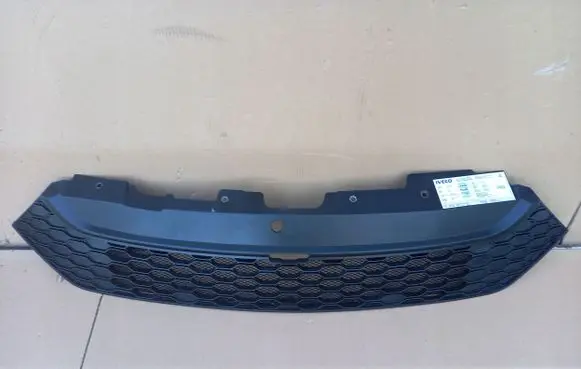 Iveco Daily 6th gen Front bumper upper radiator grill 5801543607ranzez