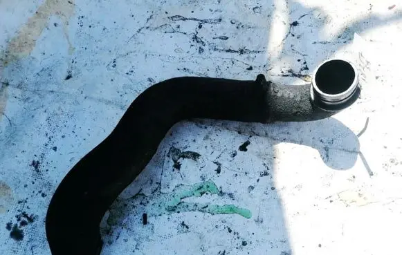 Mazda 3 I Intercooler hose/pipe