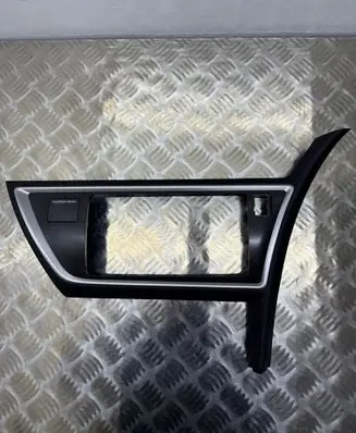 Radio/GPS head unit trim