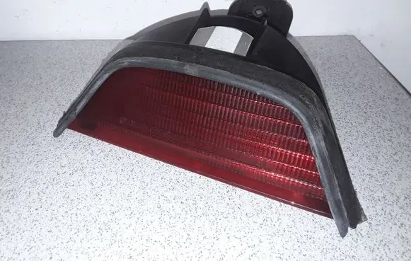 BMW 5 E39 Third/center stoplight 8385659