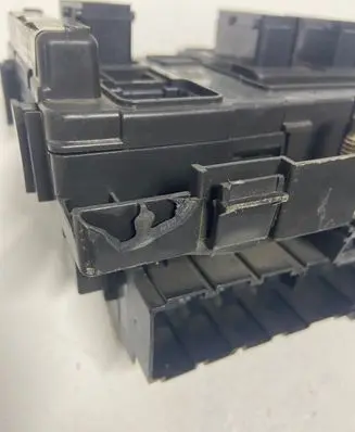 Citroen Berlingo Fuse box set 7118470005