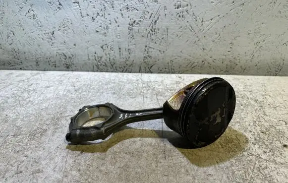 Dodge Durango Piston with connecting rod