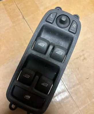 Volvo XC60 Electric window control switch 31272008