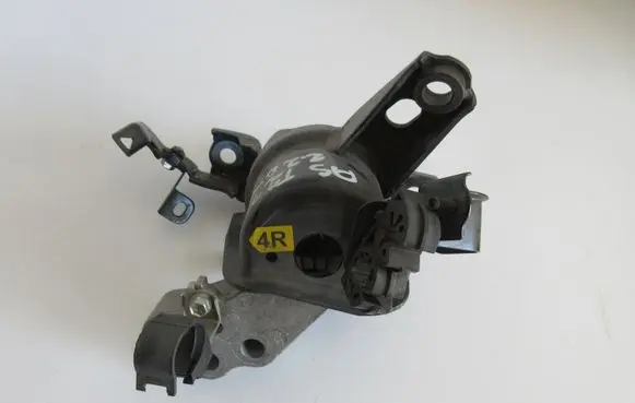 Toyota Verso Engine mount bracket