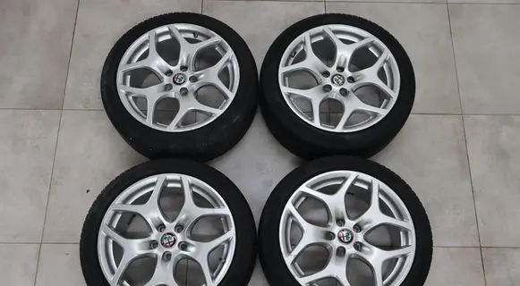 Alfa Romeo Giulia R18 alloy rim