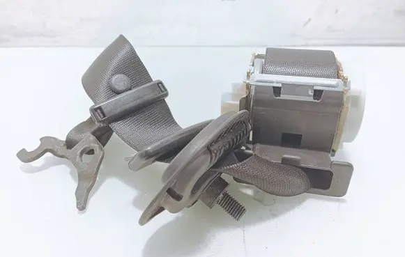 BMW 3 E90 E91 Front seatbelt 7069956