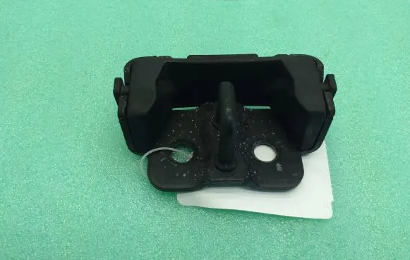 Nissan Qashqai Trunk lock loop 