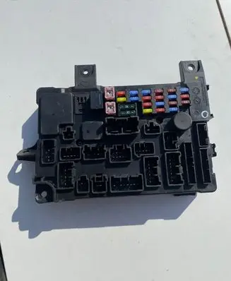 Mitsubishi Outlander Fuse module L8637011A