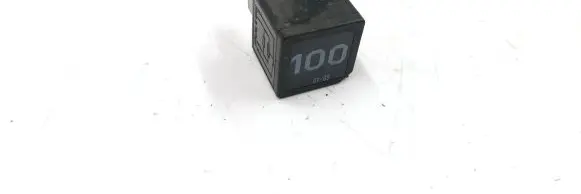 Volkswagen Polo III 6N 6N2 6NF Other relay 7M0951253A V23136J6X45 95VW10K705CA