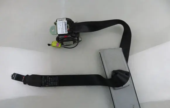 Volkswagen Polo IV 9N3 Front seatbelt 6Q4857705E