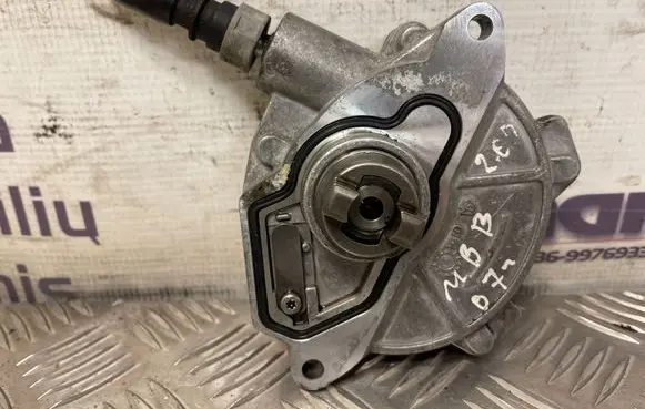 Mercedes-Benz B W245 Vacuum pump A6402300365