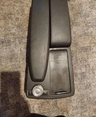 Mercedes-Benz C AMG W204 Armrest A2046801339 3353869 81568009