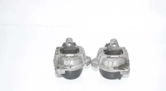BMW 5 F10 F11 Engine mount bracket 6777382 22116777382 6777381