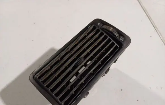 Volkswagen Golf IV Dash center air vent grill 1J1815716