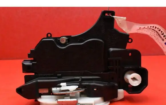 Mitsubishi Colt CZ3 Front door lock