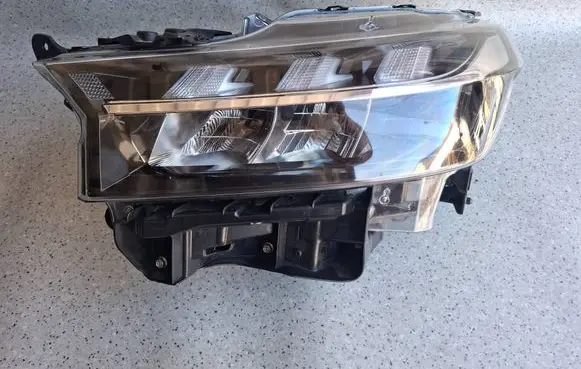 Suzuki SX4 S-Cross Headlight/headlamp G28YAA 6312L