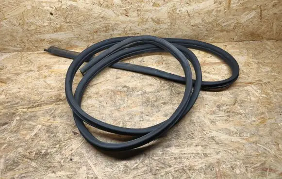 Opel Vivaro Front door rubber seal 