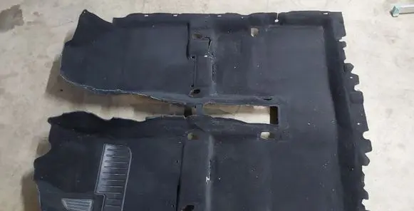 Toyota Avensis T270 Interior carpet 5851005390