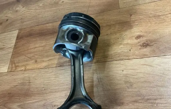 Toyota RAV 4 (XA30) Piston with connecting rod 