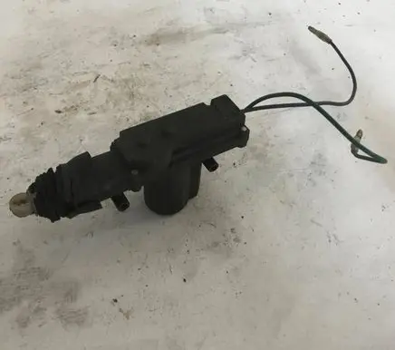 Volkswagen PASSAT B5 Sliding door latching motor 