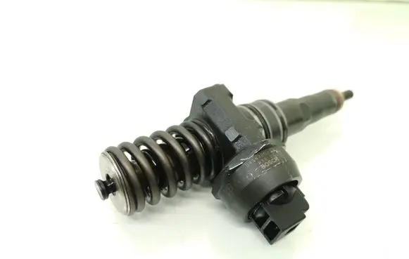 Volkswagen Jetta V Fuel injector 038130073AG 0414720215