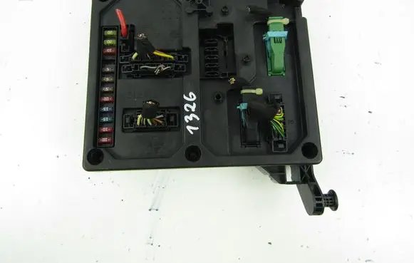 Seat Alhambra (Mk1) Fuse box set S110730200G