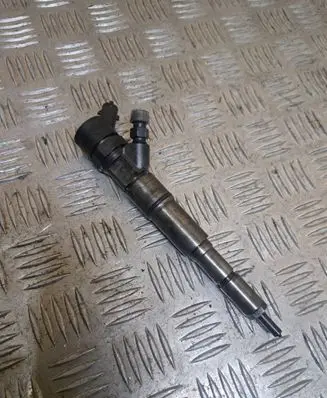 BMW 5 E39 Fuel injector 0445110