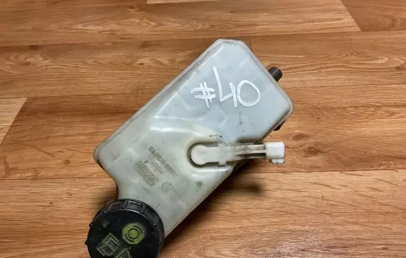 Master brake cylinder